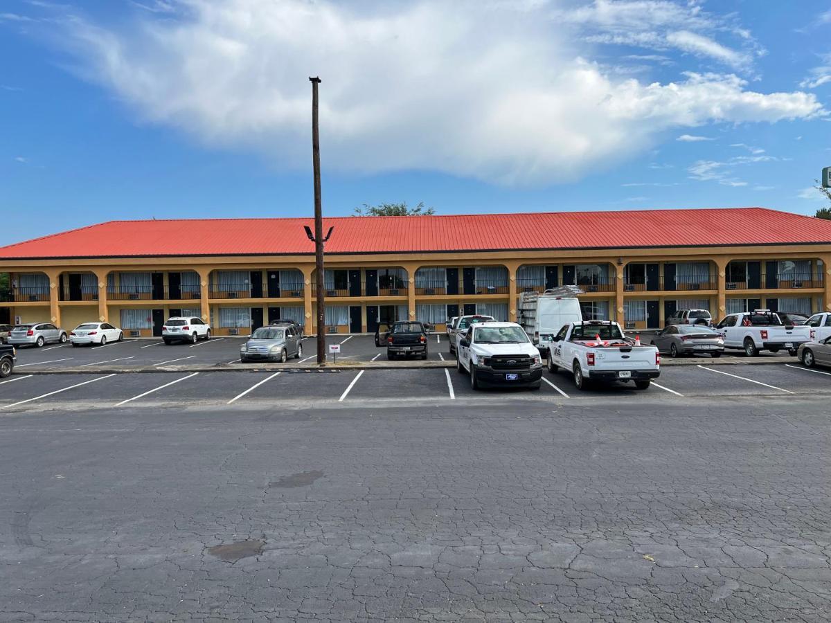 Country Hearth Inn & Suites Cartersville Extérieur photo
